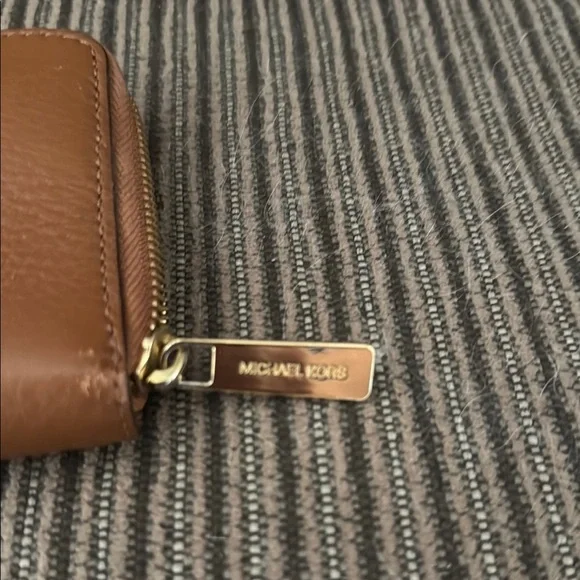 Michael Kors Tan Leather Zip Wallet - Picture 2 of 5